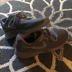 Men’s Nikes Size 9